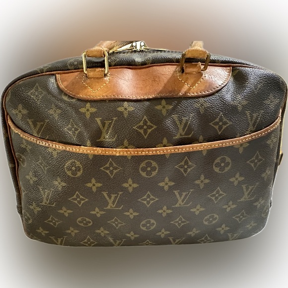 LOUIS VUITTON *Iconic Vintage Authentic DEAUVILLE MONOGRAM "J.Lo" Purse - Picture 3 of 16